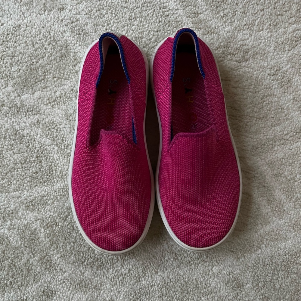 Size 11 toddler girls Rothy’s, color is Bubblegum.